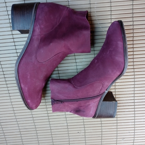 GIANNA BINI Suede Ankle side zip Boots Booties women's Size 8M Wine Burgundy . n - Picture 8 of 8